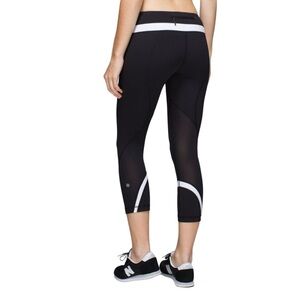 Lululemon Crop leggings, Black, size 6